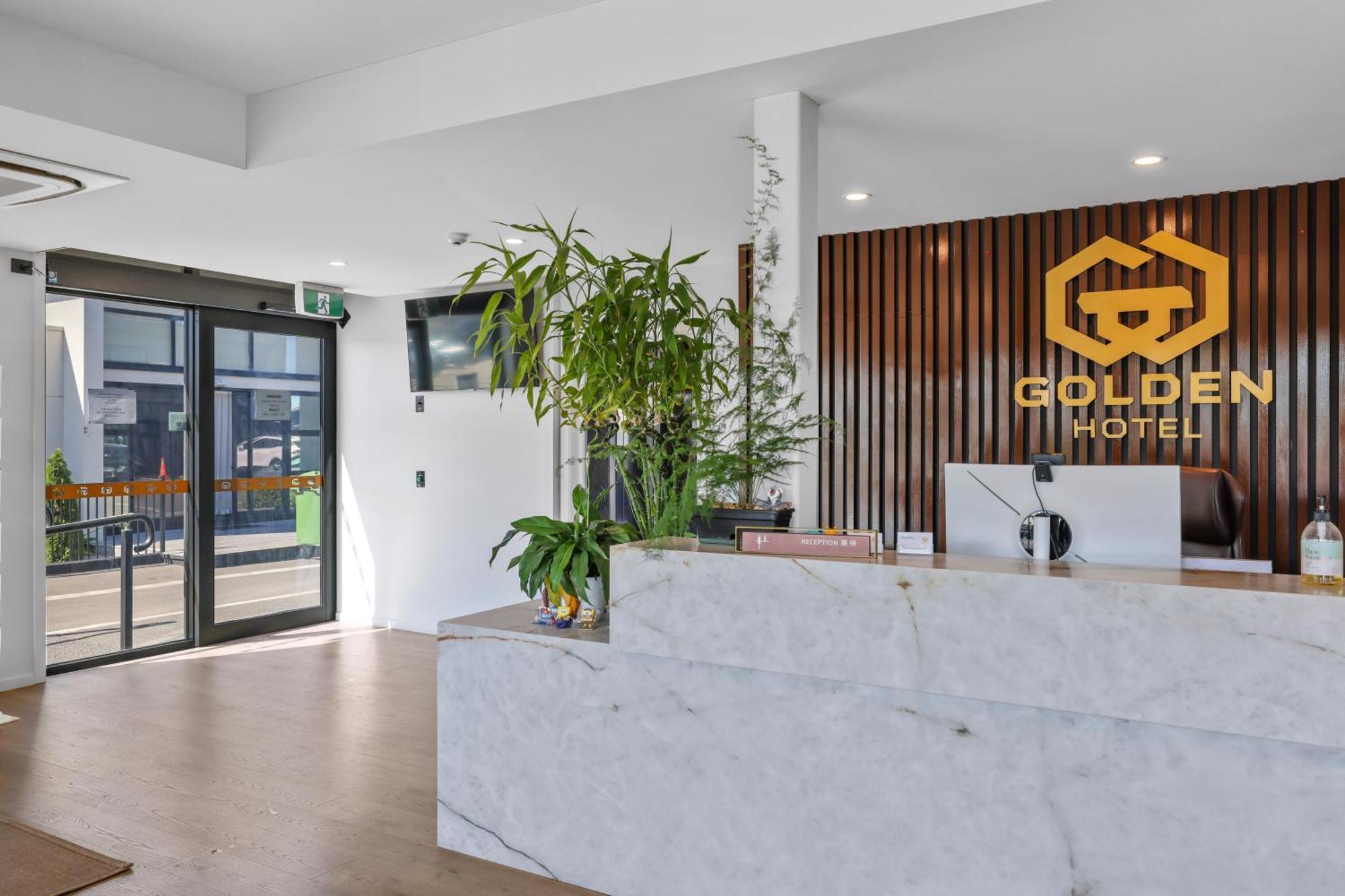 Golden Hotel Κράισττσερτς Εξωτερικό φωτογραφία